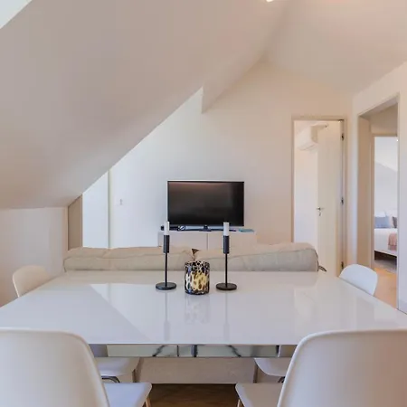 Elegant In Graca By Lovelystay * Lisbon