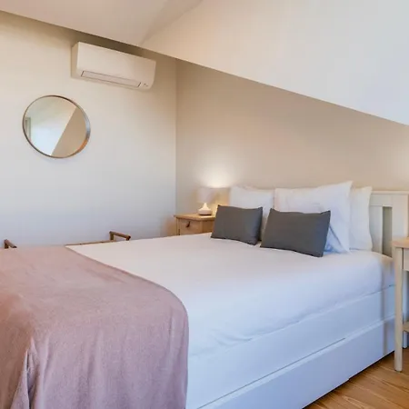 Elegant In Graca By Lovelystay Lisboa
