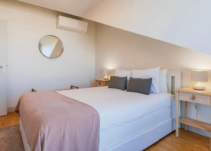 Elegant In Graca By Lovelystay Lisboa