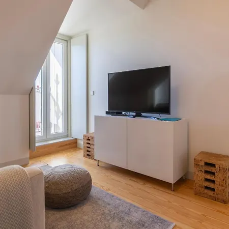 Appartamento Elegant In Graca By Lovelystay