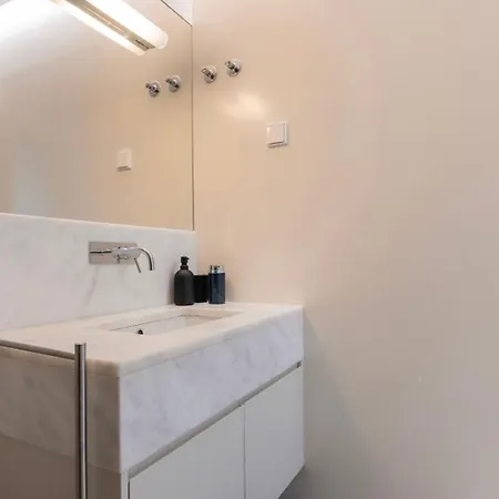Elegant In Graca By Lovelystay Appartamento Lisbona