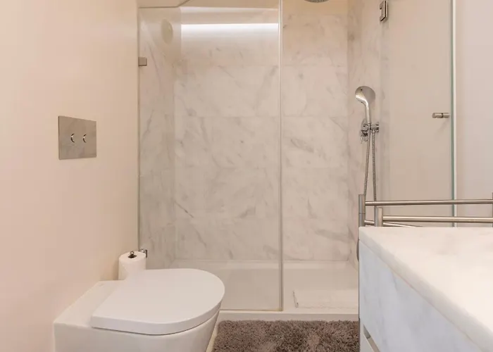 Elegant In Graca By Lovelystay شقة