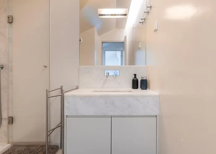 شقة Elegant In Graca By Lovelystay